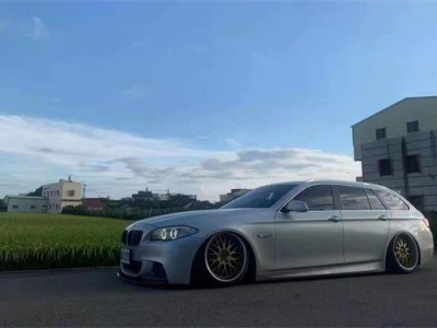 Travel BMW 5 Series bagged modified posture