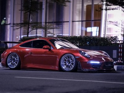 Super running family Porsche 911 bagged low lying style