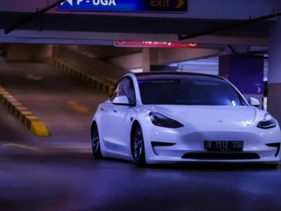 Indonesia Tesla Model3 bagged modification case