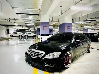China Benz S320 bagged side leakage