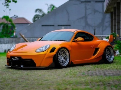 Indonesian Porsche Cayman 987 bagged extreme low lying