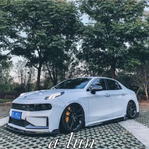 Lynk & Co 03 Bagged low profile style