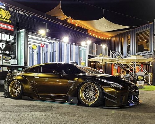 Modified pictures of Nissan gt-r35 bagged in Korea