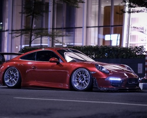 Super running family Porsche 911 bagged low lying style