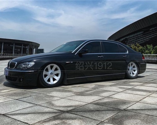 Shaoxing BMW 7 Series bagged low lying style