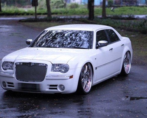 Unleash American Luxury with the Chrysler 300, Bagged to Perfection