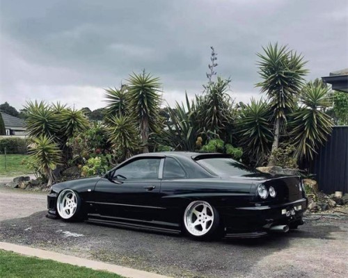 Revolutionize Your Driving Experience – Customized Bagged Suspension System for Nissan R34