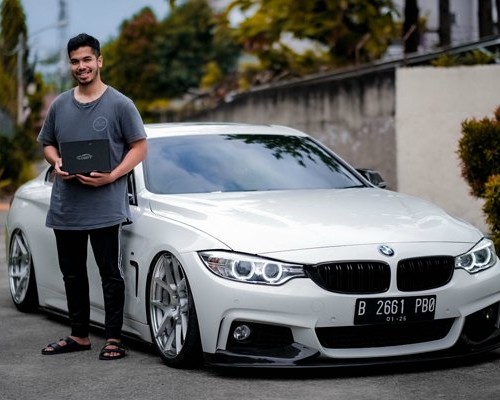 Bagged BMW 4 Series: Redefining Elegance in Automotive Customization