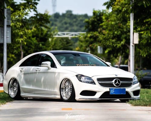 The Mercedes-Benz CLS bagged