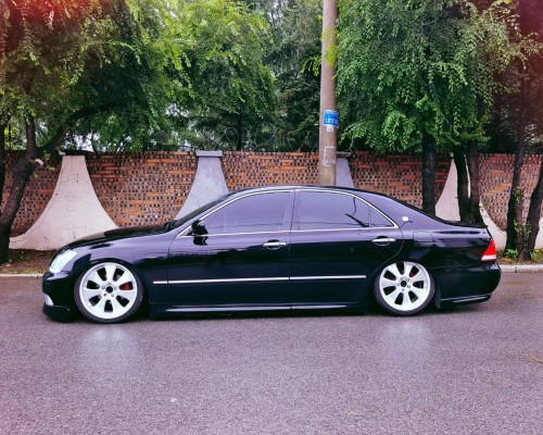 The Toyota Crown Bagged Modifications